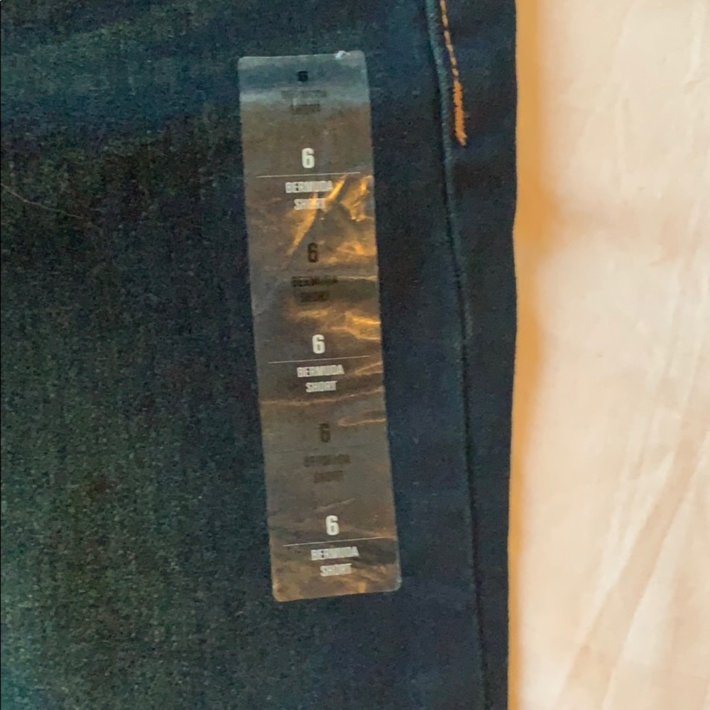 Bermuda Shorts - Picture 4 of 8